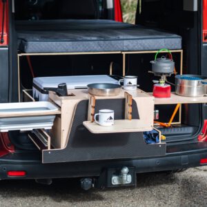 CAMPERINI CALIFORNIA LOVE – Ekskluzywny Camping Box z Kuchnią i Łóżkiem do Vana i Minivana -demo set